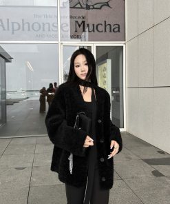 Loose Thick Wool Coat with Leather and Fur, Three-Button V-Neck, Practical Autumn & Winter Wear, Australian Wool