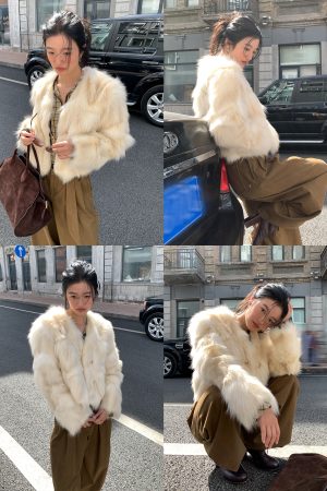 Luxurious Layered Fox Fur Coat with V-Neck - Fashionable Supercape for Chic Winter Style