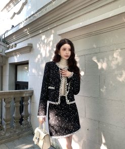 Luxurious Women's Two-Piece Fashion Set: Hepburn Diary Fragrant Wind Coat & Half Skirt - Chic Style for Wealthy Ladies