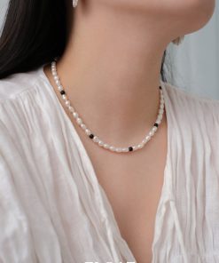 Luxury Freshwater Pearl Spacer Necklace with Black Agate and 925 Silver Clavicle Chain - Elegant Floating Design