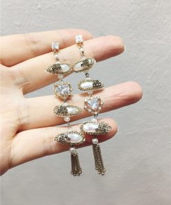 Luxury Handmade Baroque Pearl Tassel Earrings with Diamond-Inlaid Heart-Shaped Chain - Elegant Statement Jewelry