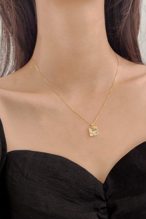 Luxury White Mother-of-Pearl Rose Flower Necklace, French Elegance Clavicle Chain, Gold Temperament Jewelry 2025