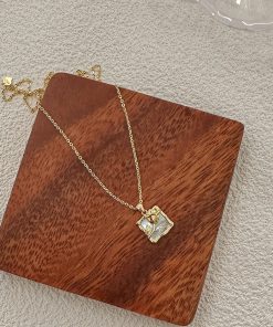 Luxury White Mother-of-Pearl Rose Flower Necklace, French Elegance Clavicle Chain, Gold Temperament Jewelry 2025