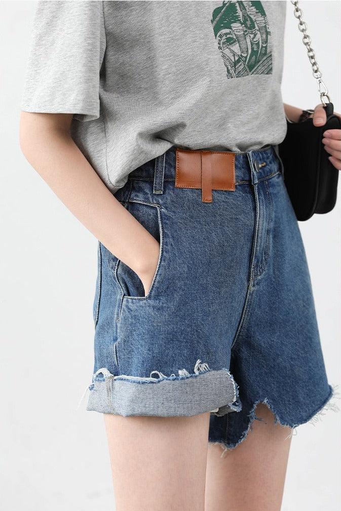 Mall Outfit Inspo, Bra Aesthetic Outfits - Distressed Jean Shorts