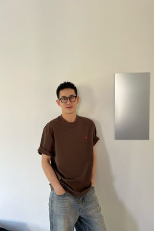 Men's American Retro Solid Color Short Sleeve T-Shirt with Heart Embroidery - Versatile Summer Trendy Half Sleeve Top