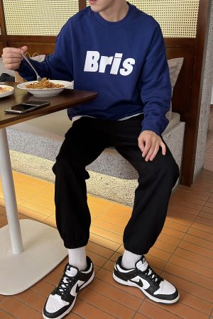 Men's Black Fleece-Lined Casual Sweatpants, Loose-Fitting Japanese-Style Thick Tapered Joggers for Autumn and Winter