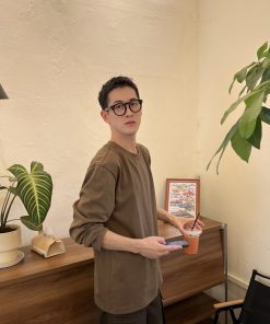Men's Casual Coffee-Colored Long Sleeve T-Shirt - Korean Style Autumn Essential, Simple and Versatile Fashion Top