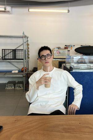 Men's Casual Minimalist Loose Long-Sleeve White T-Shirt - Versatile Basic Round Neck for Autumn and Winter Fashion