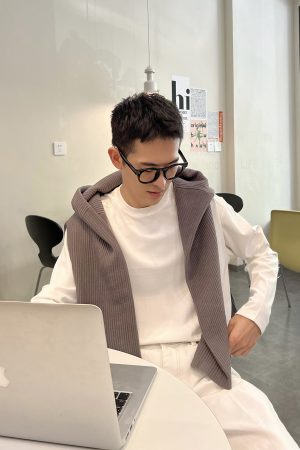 Men's Casual Minimalist White Long Sleeve T-Shirt - Round Neck Basic Layering Pullover for Autumn Winter Fashion
