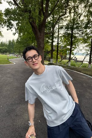 Men's Minimalist Heavy Industry Embroidered Letter Short Sleeve T-Shirt - Casual Loose Fit Summer Style for American Fashion