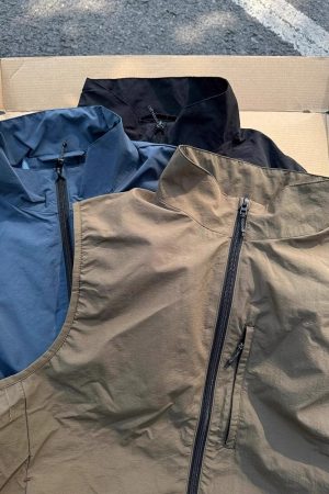 Men's Olive Green Windproof Vest - Functional Outdoor Sleeveless Jacket with Stand-Up Collar for Sports Climbing & Hiking