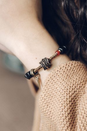 Men's Retro Ebony Bead Single Circle Bracelet - Trendy Niche Design for Couples, Unique Personality Accessory