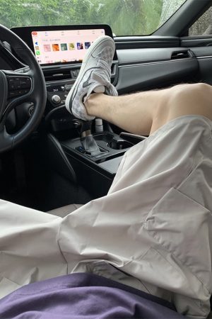 Men's Summer Loose-Fit Ice Silk Casual Shorts, Trendy Beach Pants with Functional Pleats, American-Style 5-Point Shorts