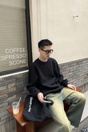 Men's Trendy Loose Casual Black Pullover Sweatshirt - Solid Color Round Neck Top for Autumn and Winter Fashion