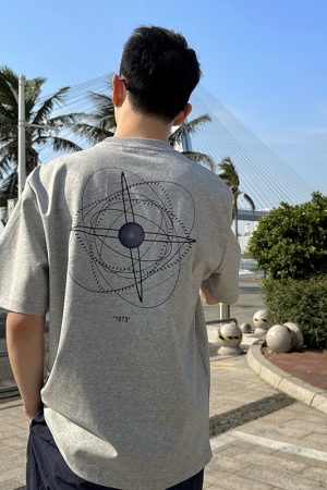 Men's Vintage Planet Print Short Sleeve T-Shirt - Casual Loose Fit, Summer Fashion, American Style, Retro 90s Vibes