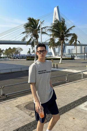 Men's Vintage Planet Print Short Sleeve T-Shirt - Casual Loose Fit, Summer Fashion, American Style, Retro 90s Vibes