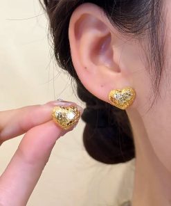 Metal Yellow Heart Stud Earrings for Women - Fashionable Versatile Commuting Accessories with Light Luxury High-End Appeal