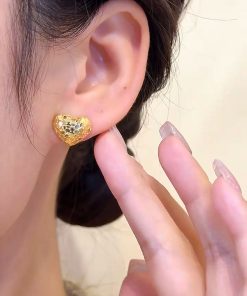 Metal Yellow Heart Stud Earrings for Women - Fashionable Versatile Commuting Accessories with Light Luxury High-End Appeal