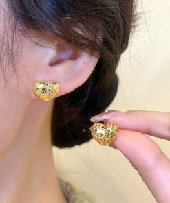 Metal Yellow Heart Stud Earrings for Women - Fashionable Versatile Commuting Accessories with Light Luxury High-End Appeal