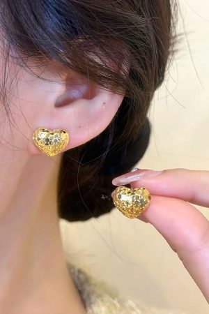 Metal Yellow Heart Stud Earrings for Women - Fashionable Versatile Commuting Accessories with Light Luxury High-End Appeal