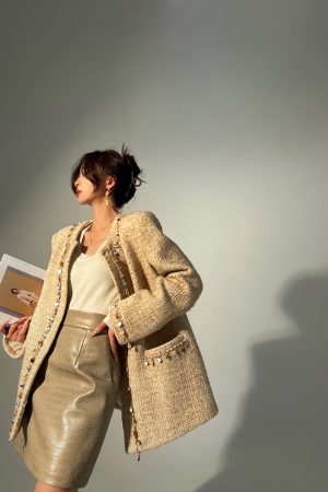 Mid-Length Pine Wood Agarwood Design Woolen Coat - Thick Coarse Tweed Overcoat for Stylish Fall and Winter Fashion
