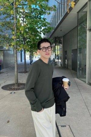 Military Green Knitted Long Sleeve Shirt for Men â€“ Casual Round Neck Top in Autumn/Winter Style
