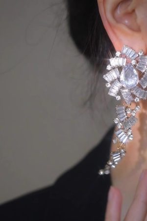Minimalist 925 Silver Crystal Petal Tassel Earrings - Niche Design Ear Studs for Unique Style