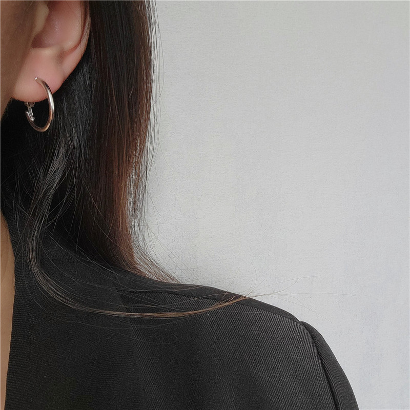 Minimalist Alloy Electroplated Round Stud Earrings for Women - Versatile Simple Hoop Ear Accessories Minimalist Alloy Electroplated Round Stud Earrings for Women - Versatile Simple Hoop Ear Accessories