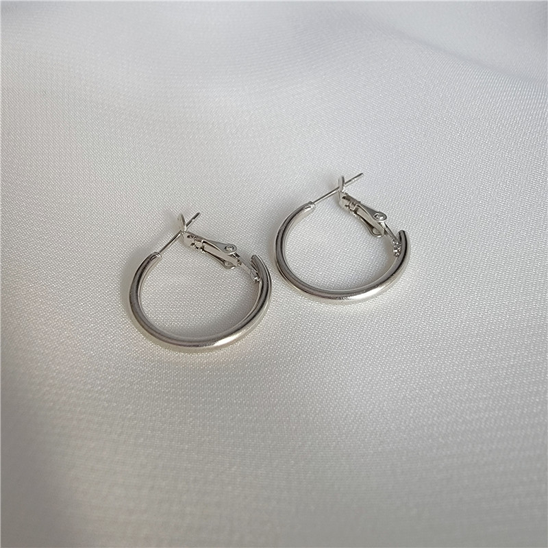 Minimalist Alloy Electroplated Round Stud Earrings for Women - Versatile Simple Hoop Ear Accessories Minimalist Alloy Electroplated Round Stud Earrings for Women - Versatile Simple Hoop Ear Accessories