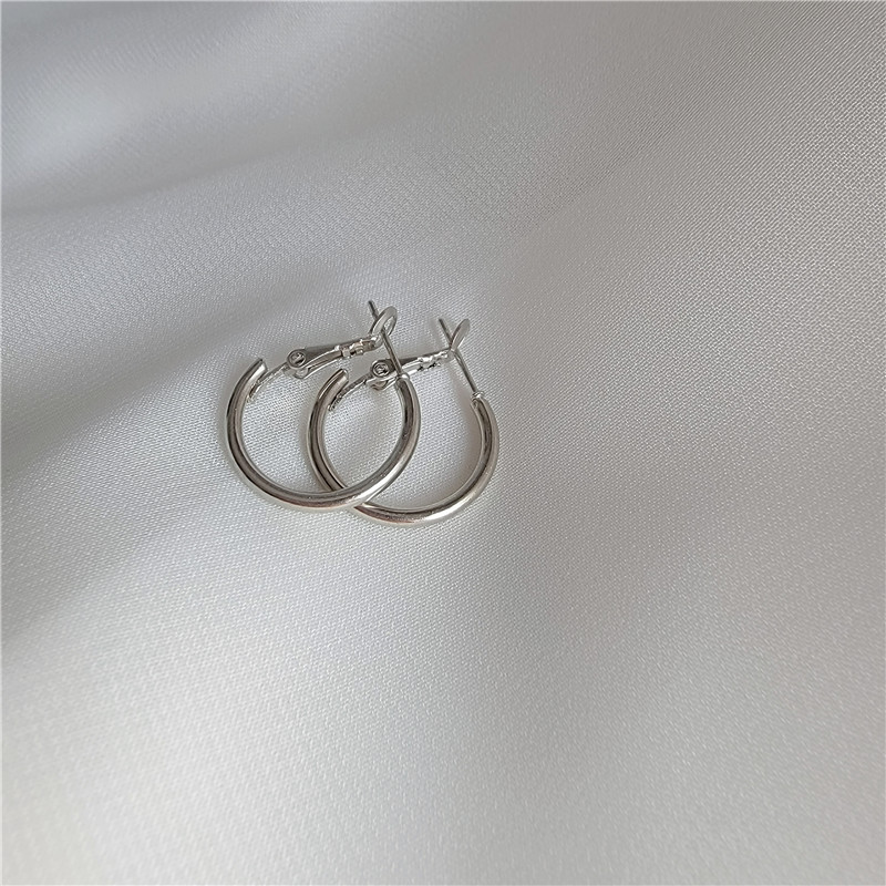 Minimalist Alloy Electroplated Round Stud Earrings for Women - Versatile Simple Hoop Ear Accessories Minimalist Alloy Electroplated Round Stud Earrings for Women - Versatile Simple Hoop Ear Accessories