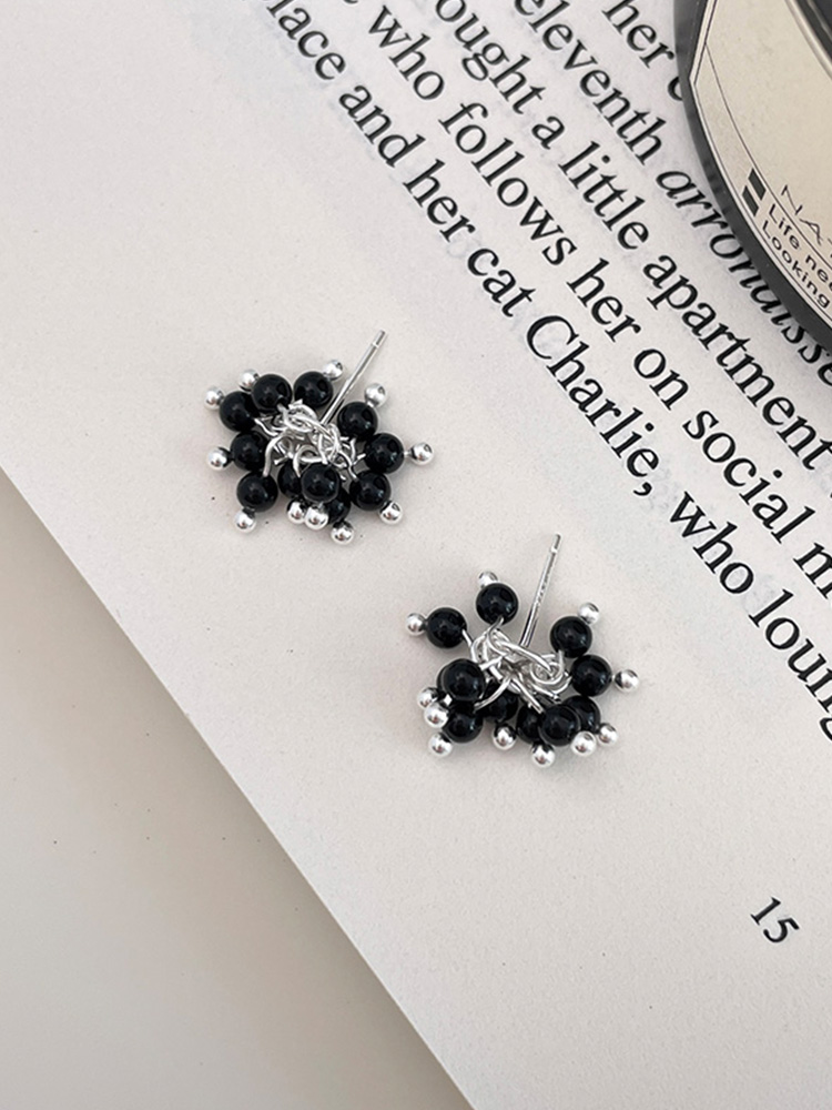 Minimalist Black Agate Bead Earrings - Exquisite Light Luxury, High-End Versatile Style for Women Minimalist Black Agate Bead Earrings - Exquisite Light Luxury, High-End Versatile Style for Women