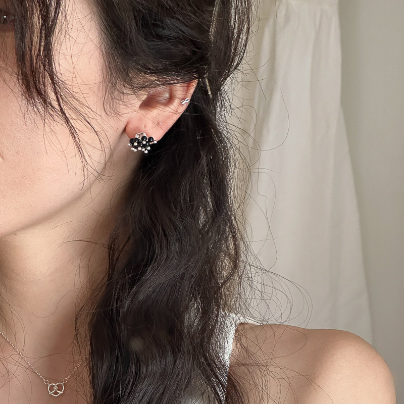 Minimalist Black Agate Bead Earrings - Exquisite Light Luxury, High-End Versatile Style for Women Minimalist Black Agate Bead Earrings - Exquisite Light Luxury, High-End Versatile Style for Women