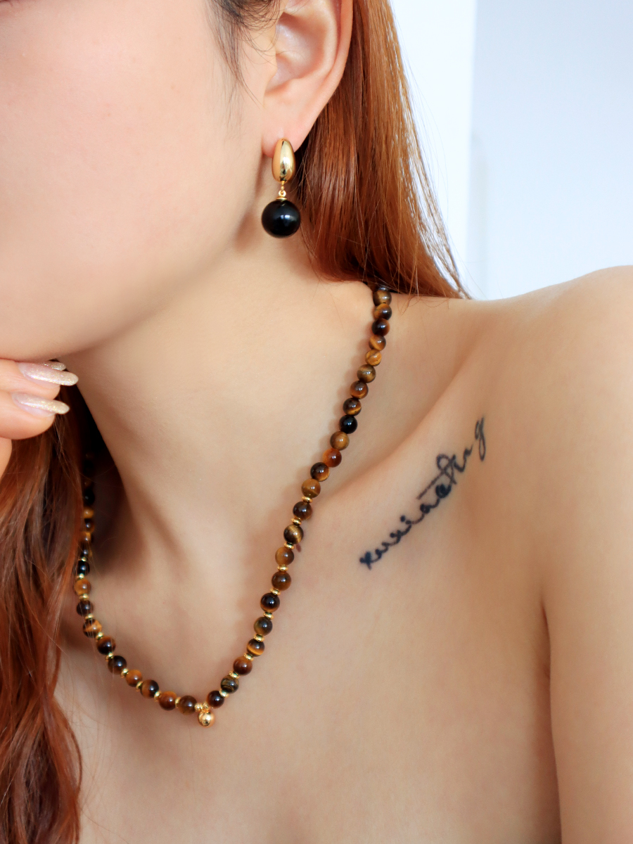 Minimalist Black Agate Tiger Eye Stone Round Ball Pendant Earrings - Retro European American Style Gold-Plated Jewelry Minimalist Black Agate Tiger Eye Stone Round Ball Pendant Earrings - Retro European American Style Gold-Plated Jewelry