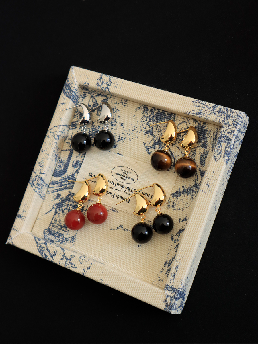 Minimalist Black Agate Tiger Eye Stone Round Ball Pendant Earrings - Retro European American Style Gold-Plated Jewelry Minimalist Black Agate Tiger Eye Stone Round Ball Pendant Earrings - Retro European American Style Gold-Plated Jewelry