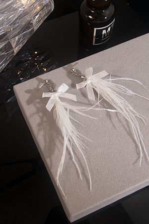 Minimalist Black and White Feather Tassel Drop Earrings for Women, Super Fairy Style, Baroque-Inspired for Autumn and Winter Fashion