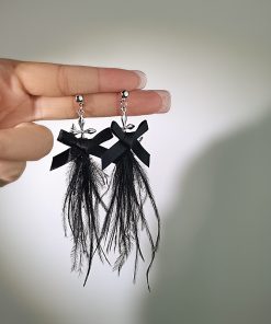 Minimalist Black and White Feather Tassel Drop Earrings for Women, Super Fairy Style, Baroque-Inspired for Autumn and Winter Fashion