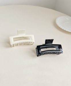 Minimalist Black and White Metal Square Shark Clip - Versatile High-End Hair Accessory for Elegant Updos and Chic Styles