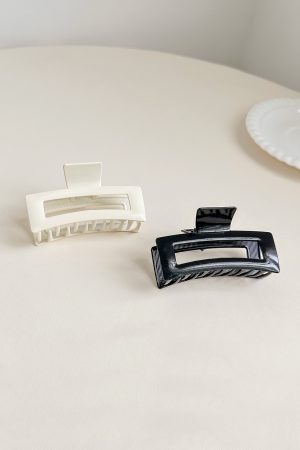 Minimalist Black and White Metal Square Shark Clip - Versatile High-End Hair Accessory for Elegant Updos and Chic Styles