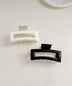 Minimalist Black and White Metal Square Shark Clip - Versatile High-End Hair Accessory for Elegant Updos and Chic Styles