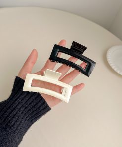 Minimalist Black and White Metal Square Shark Clip - Versatile High-End Hair Accessory for Elegant Updos and Chic Styles