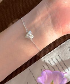 Minimalist Brushed Heart Bracelet for Women - Versatile High-End Accessory, Fashionable Cool Style for 2025 Commuting and Everyday Wear