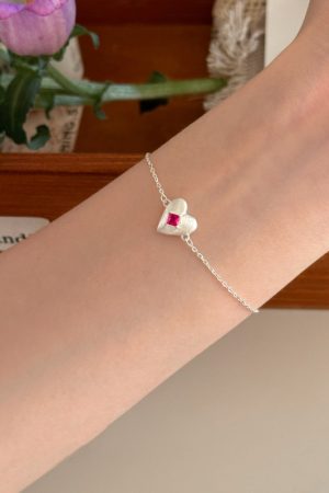 Minimalist Brushed Heart Bracelet for Women - Versatile High-End Accessory, Fashionable Cool Style for 2025 Commuting and Everyday Wear