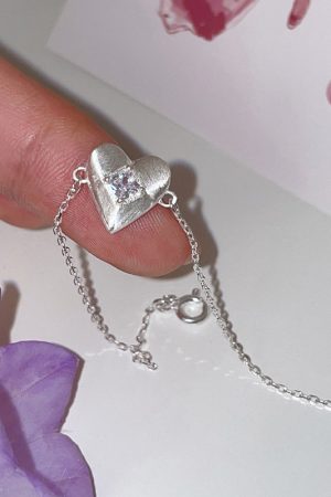 Minimalist Brushed Heart Bracelet for Women - Versatile High-End Accessory, Fashionable Cool Style for 2025 Commuting and Everyday Wear