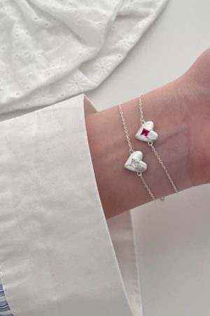 Minimalist Brushed Heart Bracelet for Women - Versatile High-End Accessory, Fashionable Cool Style for 2025 Commuting and Everyday Wear
