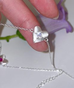 Minimalist Brushed Heart Bracelet for Women - Versatile High-End Accessory, Fashionable Cool Style for 2025 Commuting and Everyday Wear