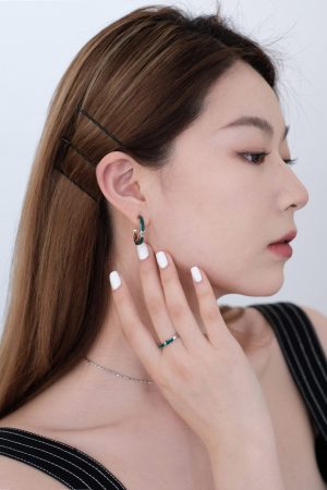 Minimalist C-Shaped Earrings for Women, Retro Floating Design with Dark Green Accents, 925 Silver Metal Texture Ear Accessories