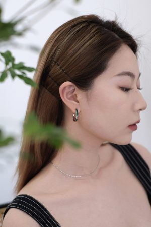 Minimalist C-Shaped Earrings for Women, Retro Floating Design with Dark Green Accents, 925 Silver Metal Texture Ear Accessories