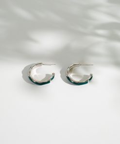 Minimalist C-Shaped Earrings for Women, Retro Floating Design with Dark Green Accents, 925 Silver Metal Texture Ear Accessories