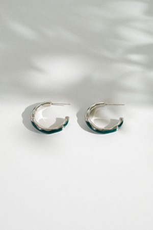 Minimalist C-Shaped Earrings for Women, Retro Floating Design with Dark Green Accents, 925 Silver Metal Texture Ear Accessories