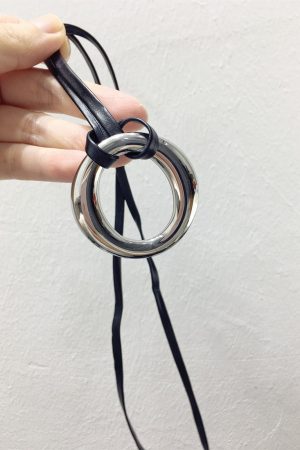 Minimalist Casual Elegant Metal Circle Shape PU Leather Adjustable Necklace Pendant Sweater Chain Jewelry - Trendy Y2K Style
